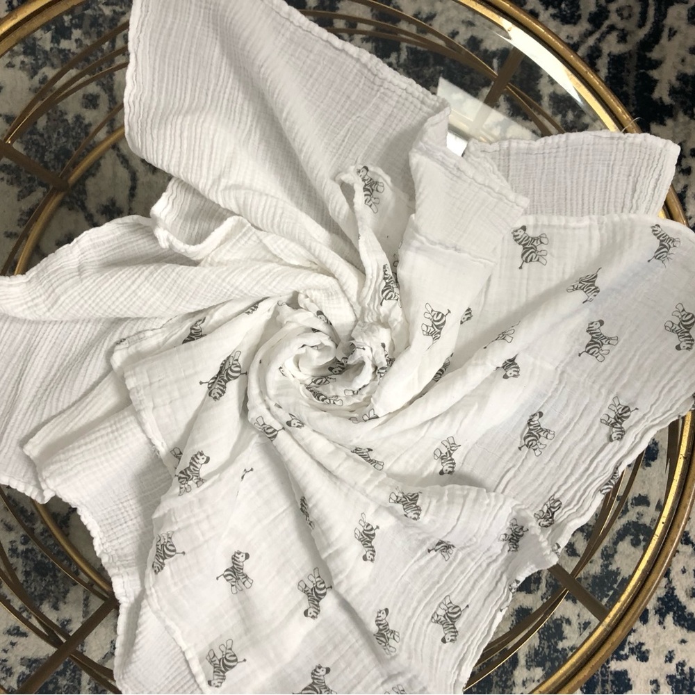 Bundle of two swaddle blankets